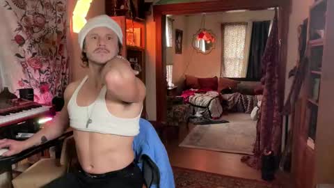 Snapshot of straightishd chatting on 02-02-26, 03:55 Cowboy Zuhly online show from 02-02-26, 03:55