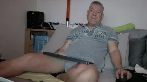 Stranger online show from 03-25-26, 10:27