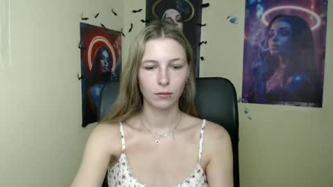 Snapshot of stranger_giirl chatting on 07-03-26, 06:20 Amalia online show from 07-03-26, 06:20