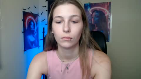 Snapshot of stranger_giirl chatting on 07-22-26, 06:16 Amalia online show from 07-22-26, 06:16