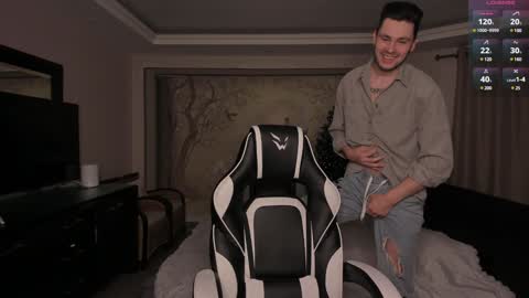 Snapshot of stranggee chatting on 12-24-24, 07:00 Artem online show from 12-24-24, 07:00