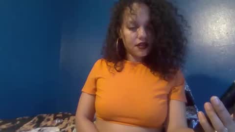 Strawberries X Straps online show from 12-01-25, 05:51