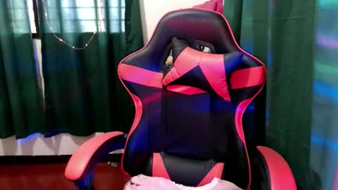 Snapshot of strawberry_ei chatting on 04-22-26, 05:54 just call me baby online show from 04-22-26, 05:54