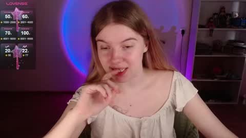 Snapshot of strawberry_juli chatting on 05-07-26, 10:53 Juli online show from 05-07-26, 10:53