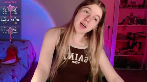 Snapshot of strawberry_juli chatting on 05-22-26, 04:19 Juli online show from 05-22-26, 04:19