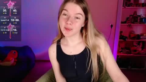 Snapshot of strawberry_juli chatting on 06-06-26, 05:34 Juli online show from 06-06-26, 05:34