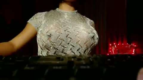 Snapshot of strawberry_kisses143 chatting on 06-13-26, 12:14 strawberry_kisses143 online show from 06-13-26, 12:14