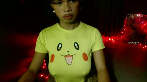 Snapshot of strawberry_kisses143 chatting on 06-21-26, 06:16 strawberry_kisses143 online show from 06-21-26, 06:16