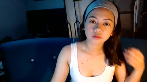 Kisses online show from 03-20-26, 05:34