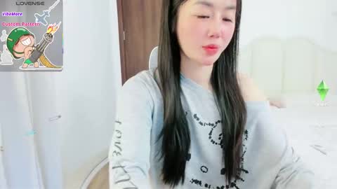 Snapshot of strawberry_loveee chatting on 02-10-26, 05:06 strawberry_loveee online show from 02-10-26, 05:06
