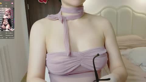 strawberry_loveee online show from 06-29-26, 01:56