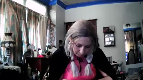 strawberrycream100 online show from 02-14-26, 06:48