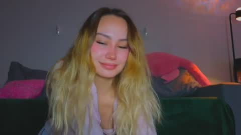 Snapshot of strawberrypie99 chatting on 04-30-26, 03:02 Tati and Lola online show from 04-30-26, 03:02