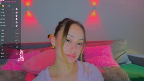 Snapshot of strawberrypie99 chatting on 05-16-26, 08:18 Tati and Lola online show from 05-16-26, 08:18