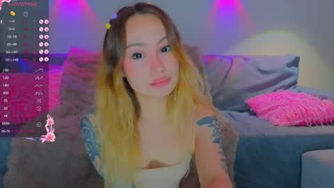 Snapshot of strawberrypie99 chatting on 05-22-26, 07:48 Tati and Lola online show from 05-22-26, 07:48