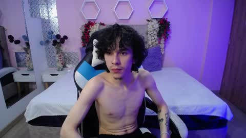 Nikolas And Sophia online show from 12-03-24, 12:27