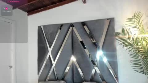 Alexa   online show from 12-19-25, 10:44