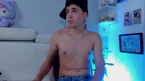 Snapshot of strong_rock69 chatting on 06-11-26, 06:06 strong_rock69 online show from 06-11-26, 06:06