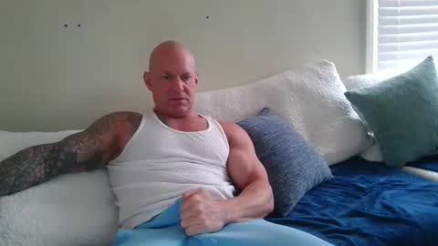Snapshot of strongandhard073 chatting on 05-30-26, 04:26 StrongAndHard online show from 05-30-26, 04:26