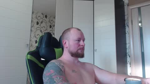 Snapshot of strongass18 chatting on 01-17-26, 10:53 Alex online show from 01-17-26, 10:53