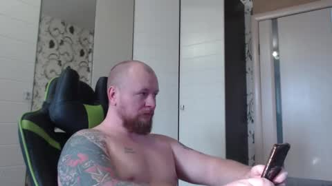 Snapshot of strongass18 chatting on 02-01-26, 11:09 Alex online show from 02-01-26, 11:09