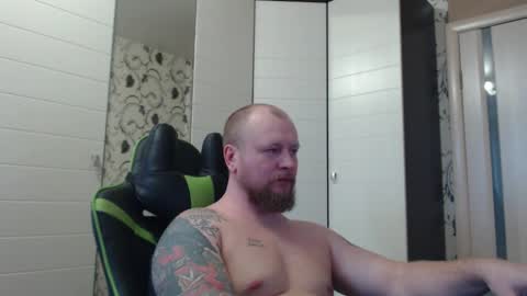 Snapshot of strongass18 chatting on 02-07-26, 12:31 Alex online show from 02-07-26, 12:31