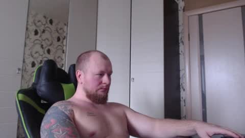 Snapshot of strongass18 chatting on 02-11-26, 07:02 Alex online show from 02-11-26, 07:02