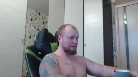 Snapshot of strongass18 chatting on 02-15-26, 12:47 Alex online show from 02-15-26, 12:47