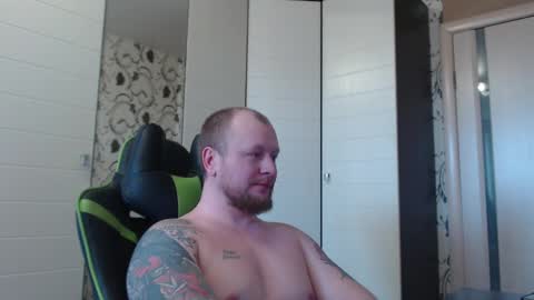 Snapshot of strongass18 chatting on 02-21-26, 12:50 Alex online show from 02-21-26, 12:50