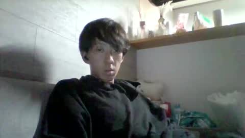 Snapshot of sttkm chatting on 10-26-25, 06:36 Asian boy online show from 10-26-25, 06:36