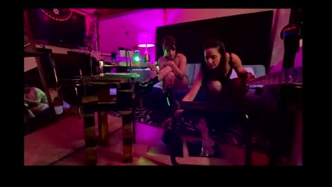 Snapshot of studio4three chatting on 12-22-24, 09:22 studio4three online show from 12-22-24, 09:22