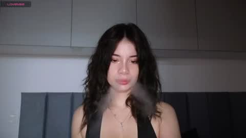 Snapshot of stuirt chatting on 06-14-26, 06:10 Sofa online show from 06-14-26, 06:10
