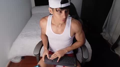 stylish men online show from 10-13-25, 02:06