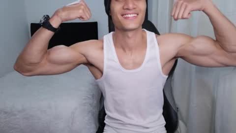 stylish man online show from 04-11-26, 12:20