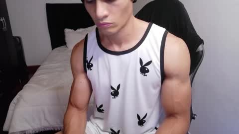 stylish man online show from 05-30-26, 09:34