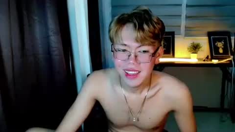 Su-jin online show from 04-18-26, 07:01