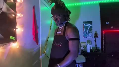 Snapshot of suavechocolatecity chatting on 11-17-25, 01:33 Hot Chocolate online show from 11-17-25, 01:33