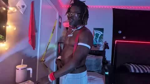 Snapshot of suavechocolatecity chatting on 11-26-25, 07:53 Hot Chocolate online show from 11-26-25, 07:53