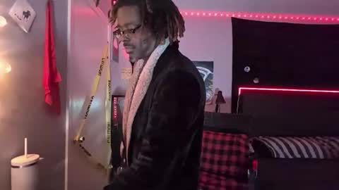 Snapshot of suavechocolatecity chatting on 11-30-25, 09:41 Hot Chocolate online show from 11-30-25, 09:41