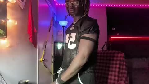 Snapshot of suavechocolatecity chatting on 12-22-25, 06:43 Hot Chocolate online show from 12-22-25, 06:43