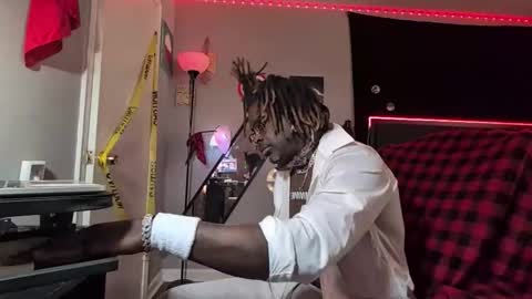 Snapshot of suavechocolatecity chatting on 02-08-26, 07:28 Hot Chocolate online show from 02-08-26, 07:28