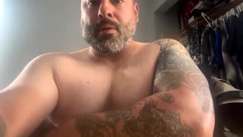 Snapshot of suavecito67 chatting on 10-04-25, 03:43 suavecito67 online show from 10-04-25, 03:43