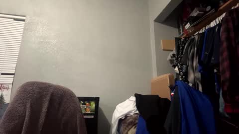 Snapshot of suavecito67 chatting on 10-14-25, 02:23 suavecito67 online show from 10-14-25, 02:23