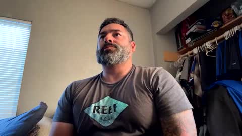 Snapshot of suavecito67 chatting on 05-12-26, 01:58 suavecito67 online show from 05-12-26, 01:58
