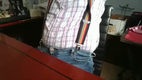 Snapshot of subballsboy chatting on 01-28-25, 09:29 subballsboy online show from 01-28-25, 09:29