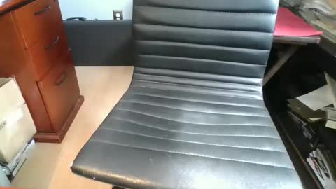 Snapshot of subballsboy chatting on 02-14-25, 08:05 subballsboy online show from 02-14-25, 08:05