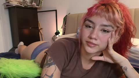 Snapshot of sublimetouch chatting on 05-23-26, 01:33 Zoe online show from 05-23-26, 01:33