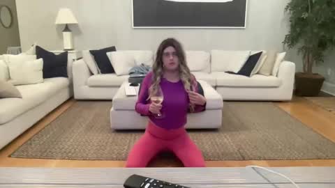 Sissy Isabella online show from 11-15-25, 08:00