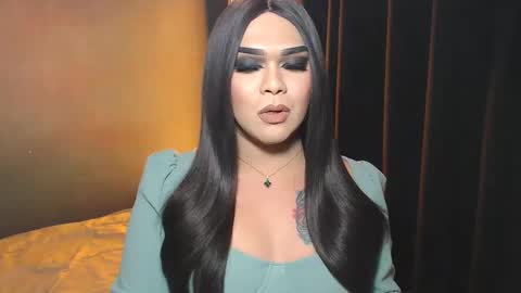 Snapshot of suckablecockoffreya chatting on 12-27-24, 12:34 JADE ELYSE online show from 12-27-24, 12:34