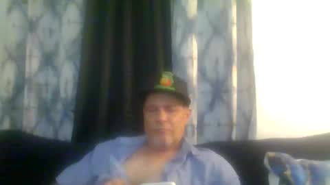 Snapshot of suckitu812 chatting on 02-11-26, 02:49 SUCKITU812 online show from 02-11-26, 02:49